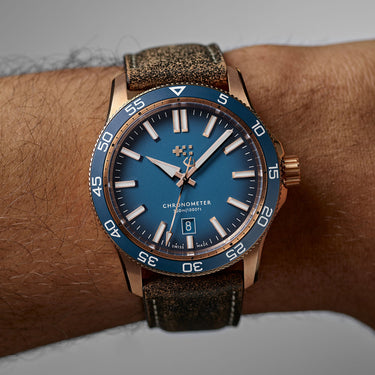 Christopher Ward C60 Pro 300 Bronze - Blue Ombré - Vintage leather (Oak) - Image